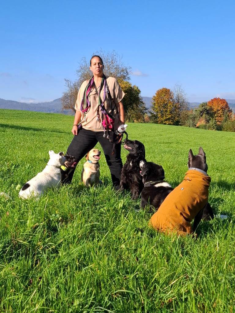 hundesitter-lostorf-tanja-68345f02-e763-4c0f-9225-f5dc866b154d hundesitter so tanja 0198eb5e-b8a4-442b-b446-5a8d0ed99c0f